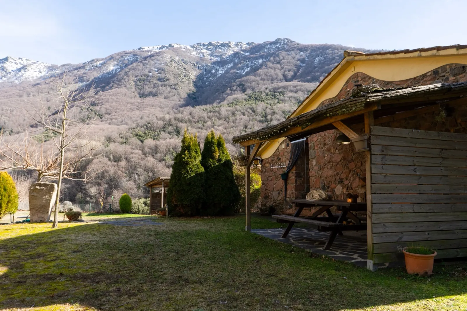 The farmhouse at the heart of the forest · 1