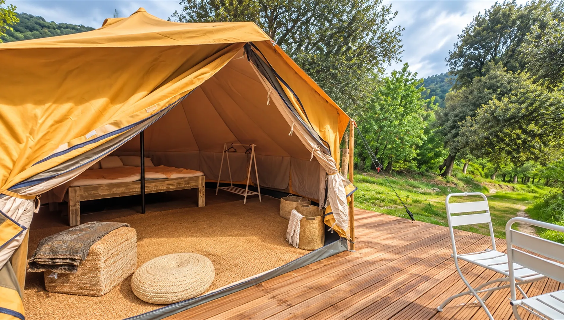 Tienda de glamping en el bosque del Montseny